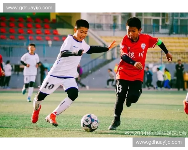 宁德足球联赛热潮再起 各队争夺激烈展现足球魅力